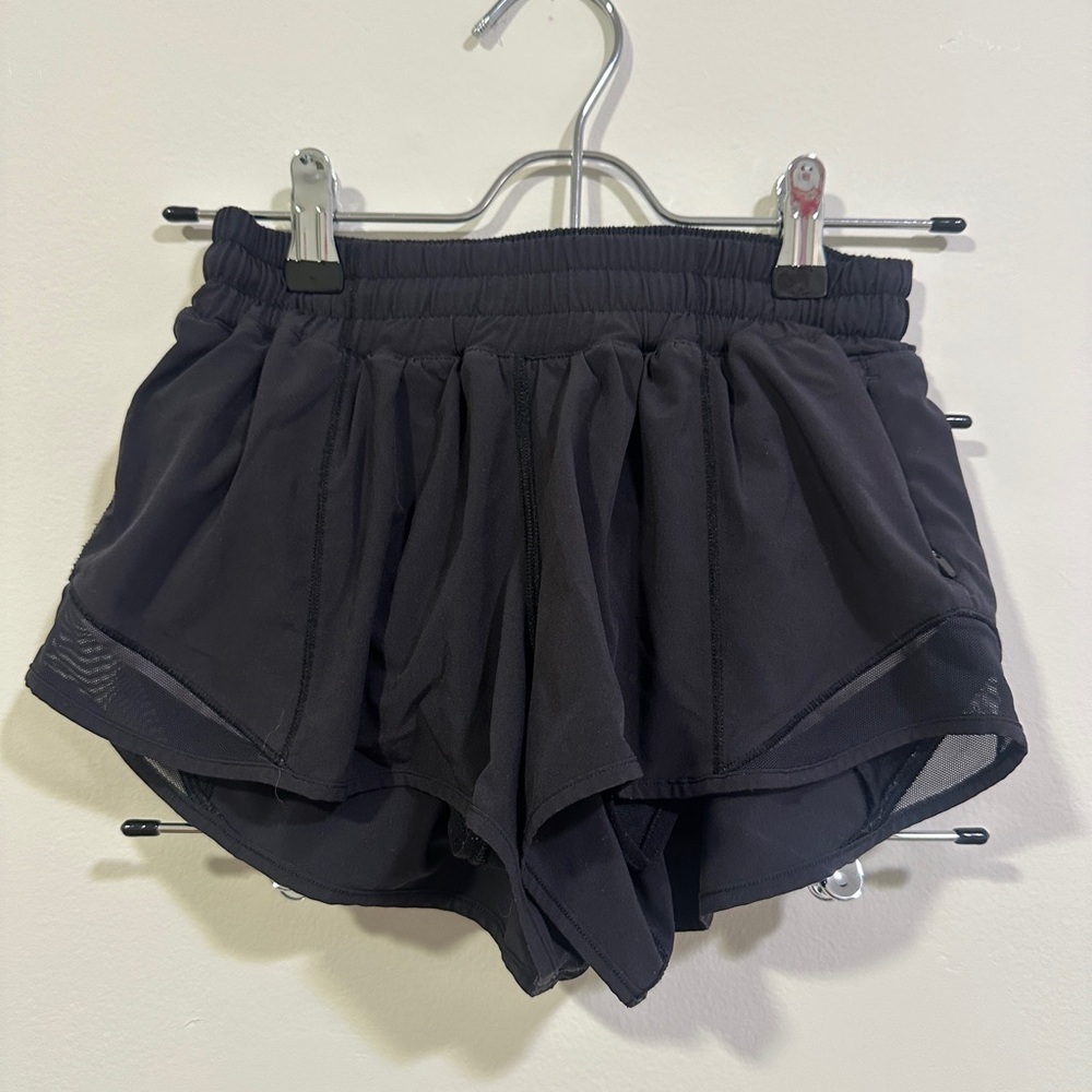 Black Lululemon Hotty Hot Shorts II *2.5” - Size 4
